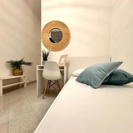A Due Passi dal Mare B&B-3